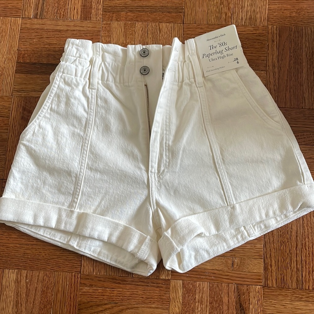 Abercrombie & Fitch White Shorts Size 28/6 NWT